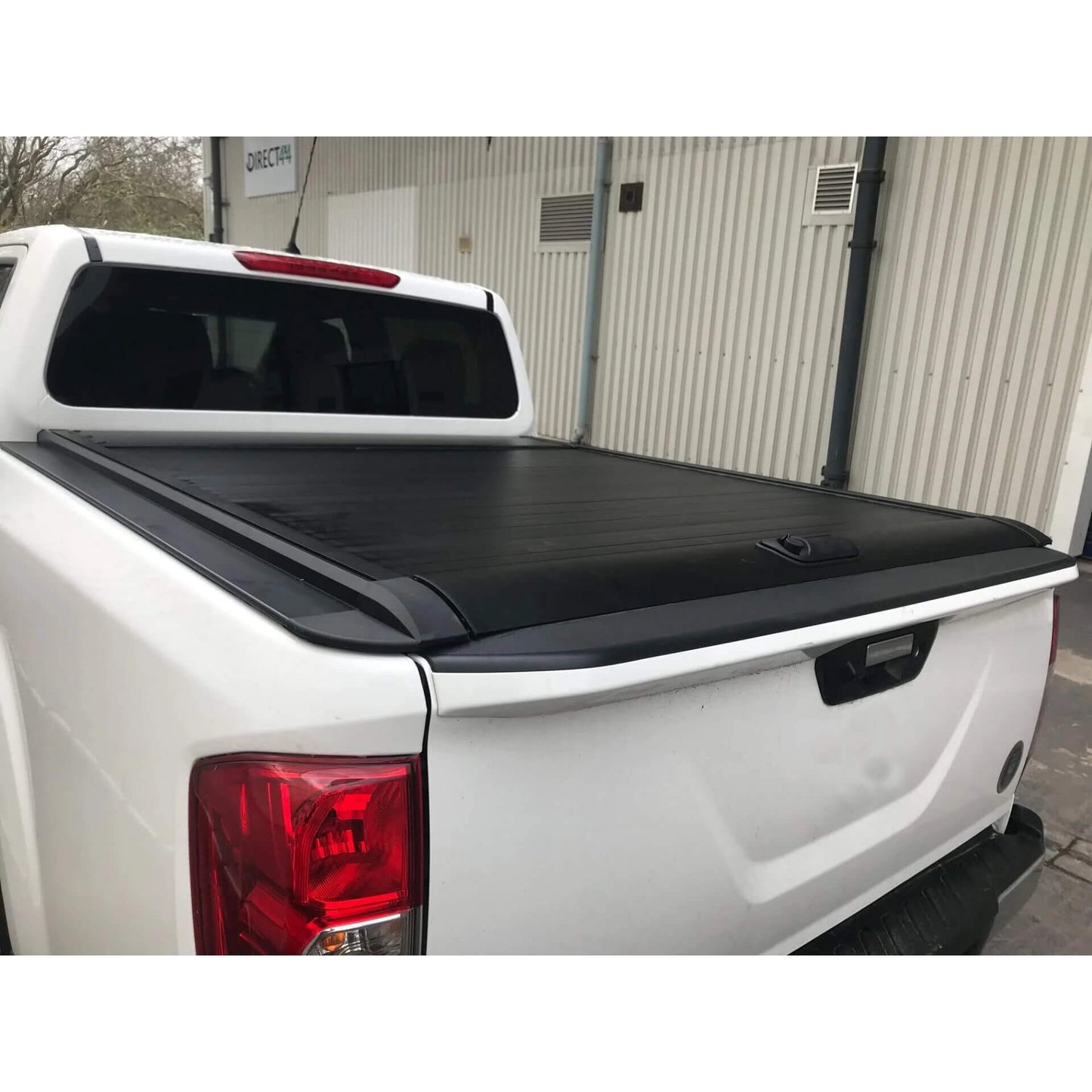 Roll & Lock Style Tonneau Cover for Nissan Navara NP300 2015+ [Rollbar Incompatible]