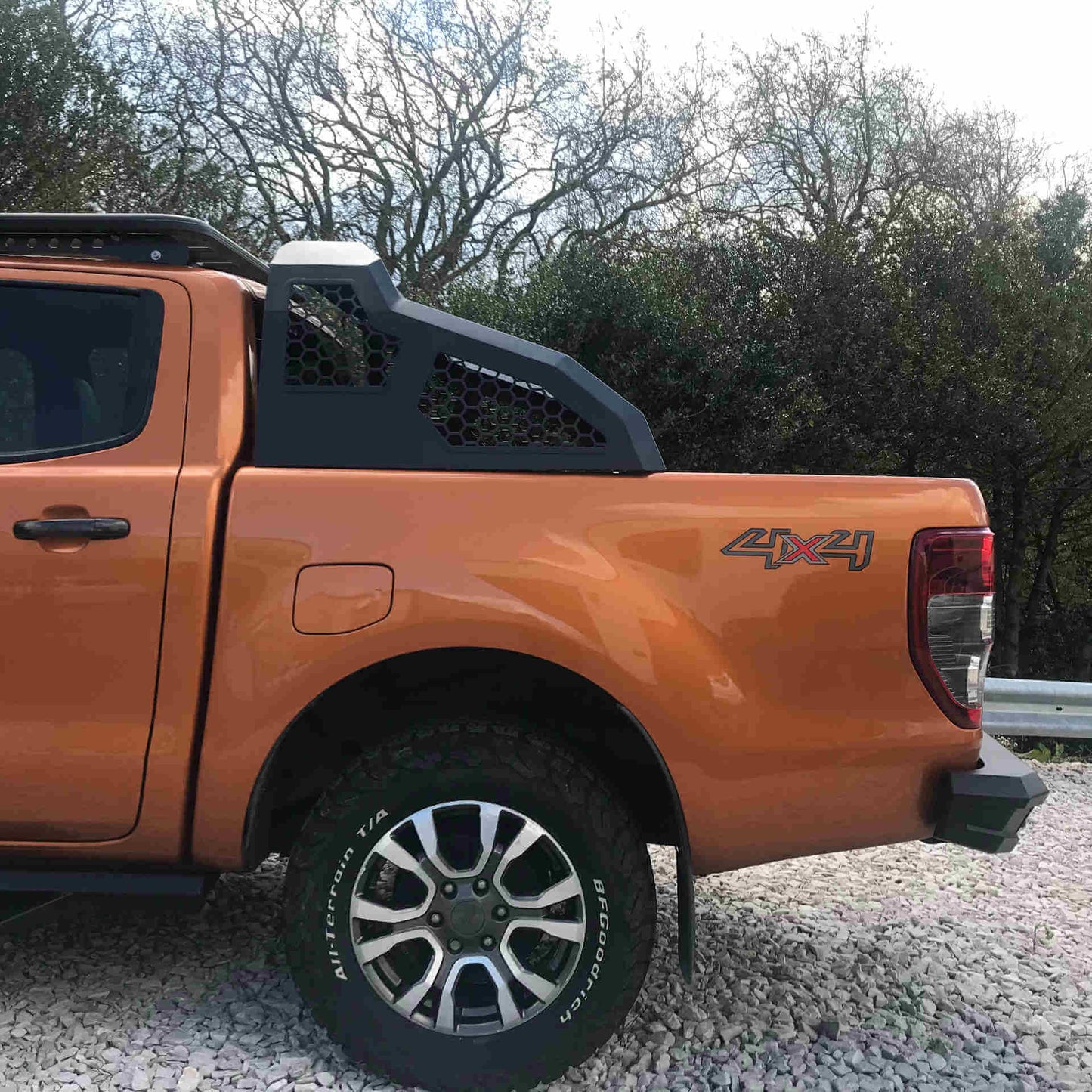Direct4x4 Pickup Truck Roll Sports Bars Black Side Mesh Roll Sports Bar with LED Work Lights for Mitsubishi L200 05-15