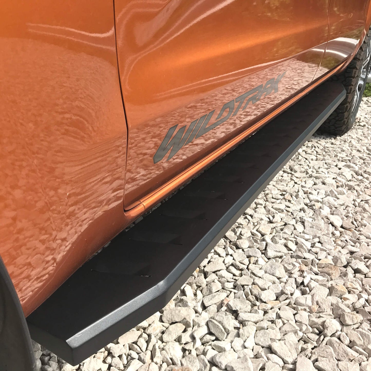 Shark Side Steps Running Boards for Nissan Navara NP300 Double Cab 2015+ -  - sold by Direct4x4