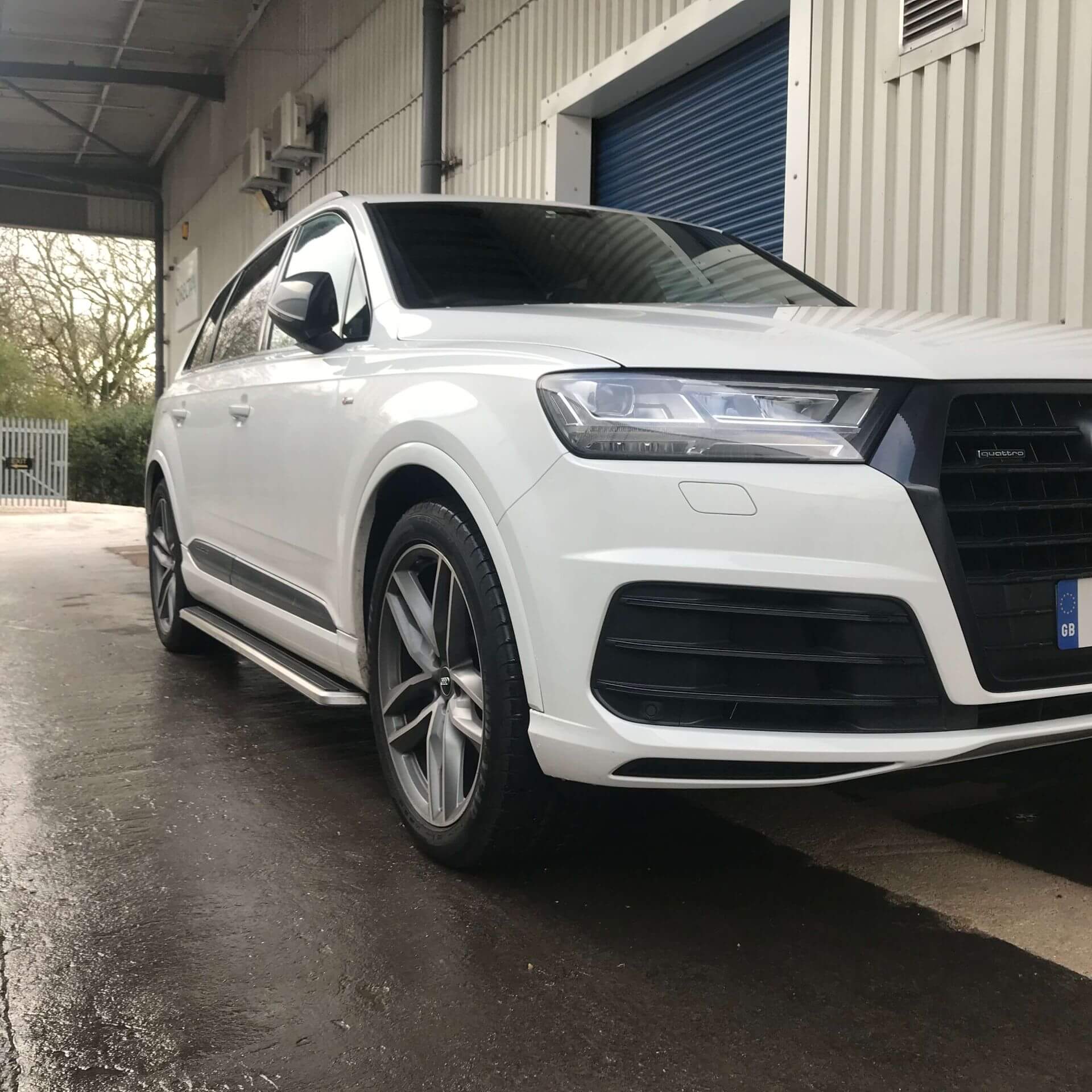 OE Style Side Steps Running Boards for Audi Q7 2016-2019 -  - sold by Direct4x4