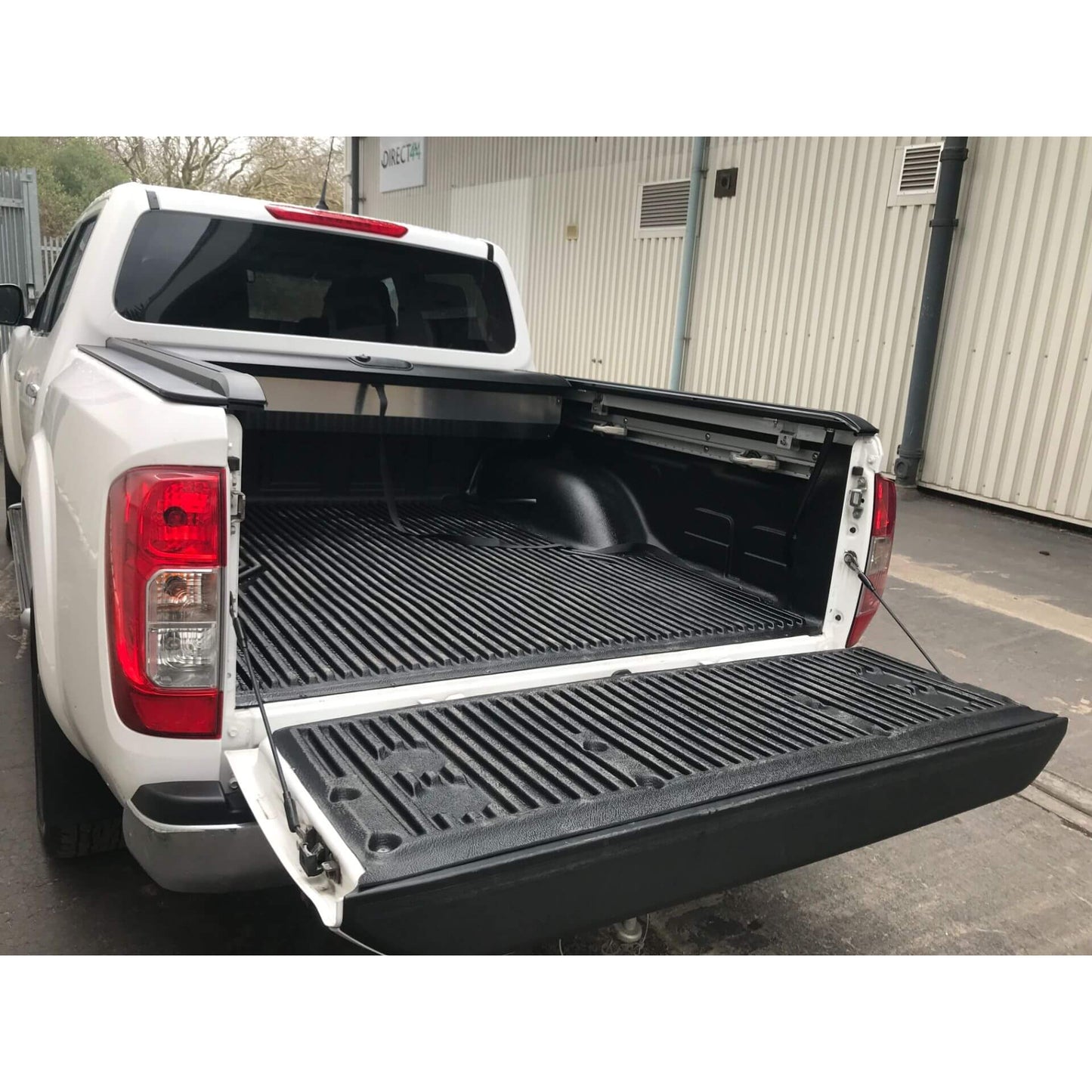 Roll & Lock Style Tonneau Cover for Nissan Navara NP300 2015+ [Rollbar Incompatible] -  - sold by Direct4x4